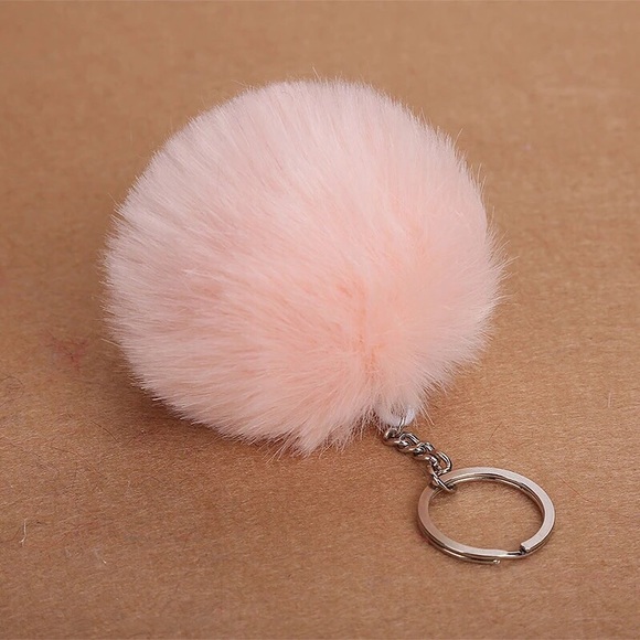 Fluffy Pom Pom keychains - Picture 5 of 5